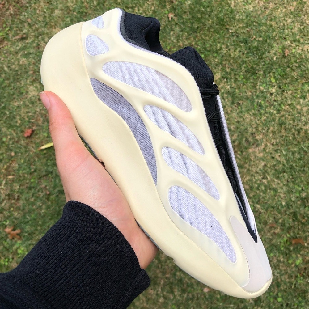 Yeezy 700 V3 Azael